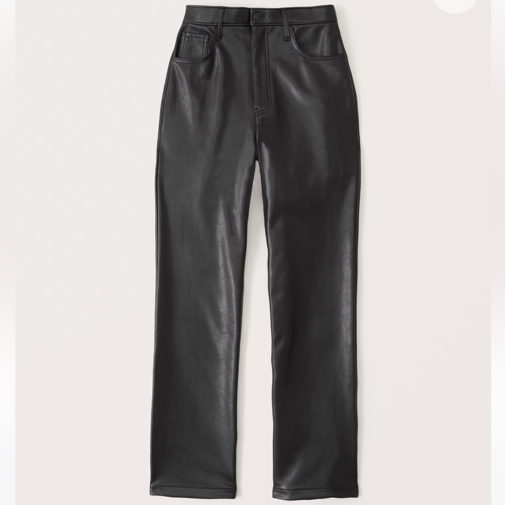 ABERCROMBIE AND FITCH women’s curve love vegan leather 90s straight pants!